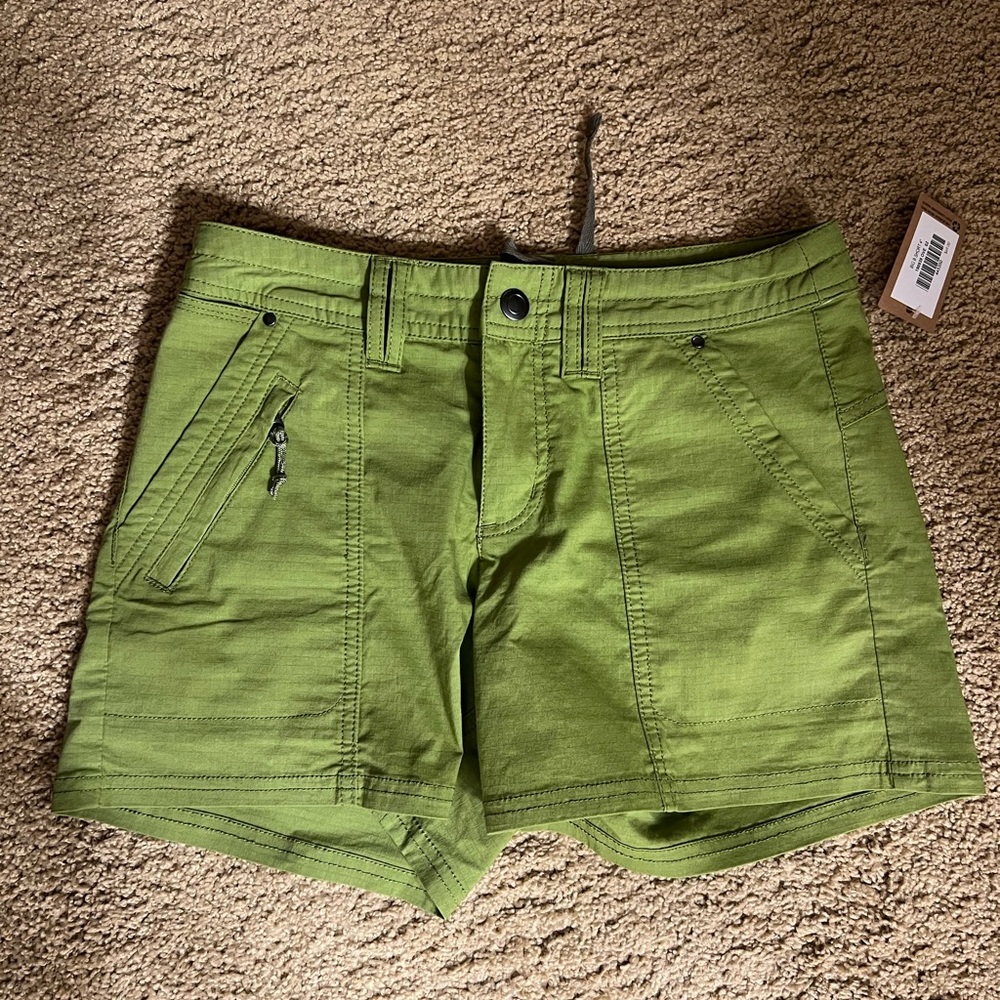 Title Nine Big B Shorts 4” size 2 brand new with tags